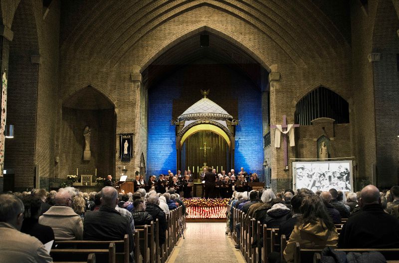 De Augustinuskerk in de kleuren van Oekraïne